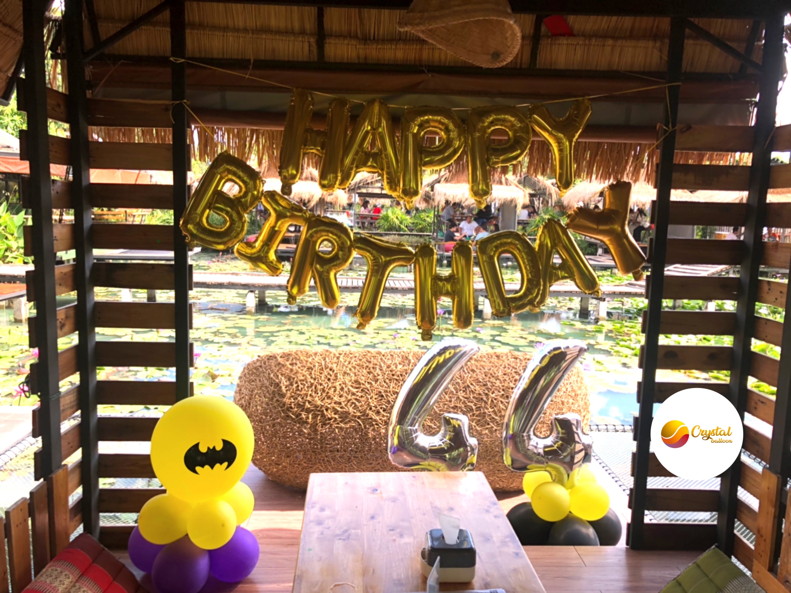 ลูกโป่ง วันเกิด HAPPY BIRTHDAY 13 ตัว ตัวอักษรสีทอง พร้อม ช่อลูกโป่ง 1 ช่อ,ฟอยล์ตัวเลขตั้งฐาน 2 ตัว พร้อมตกแต่ง สามารถเปลี่ยนสีลูกโป่ง/เปลี่ยนสีตัวอักษร HBD/เปลี่ยนสี-ตัวเลขได้