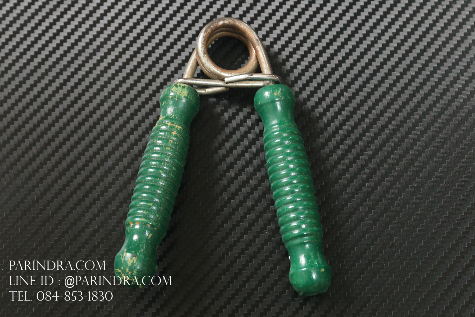 อุปกรณ์สำหรับบีบฝึกกำลังมือ ด้ามไม้สีเขียว ใช้การได้ดี JAPAN