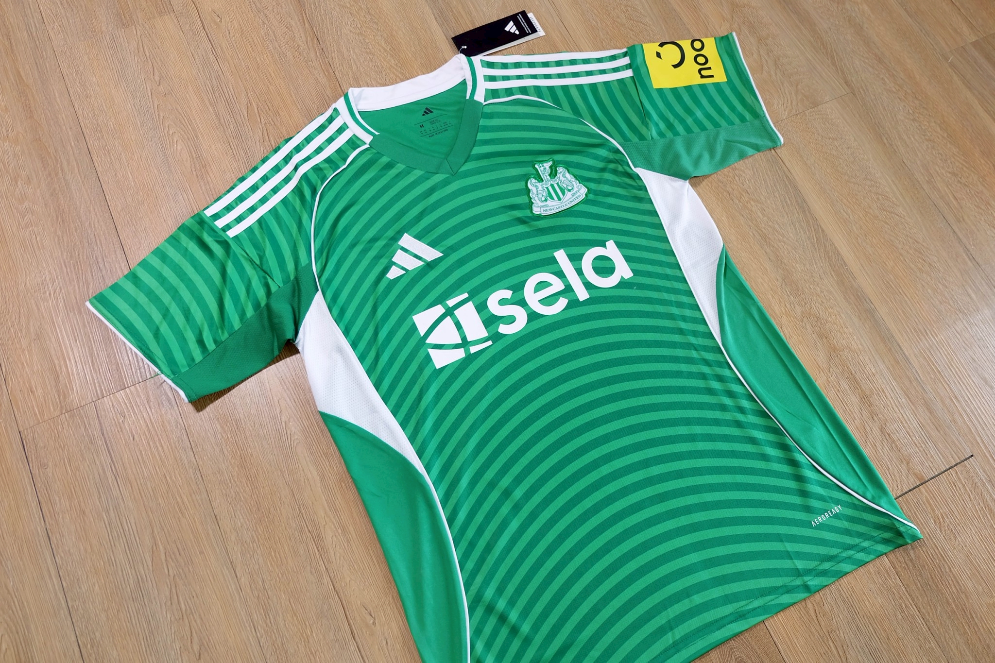 Newcastle United 2025/26 Away Jersey เสื้อนิวคาสเซิล เยือน