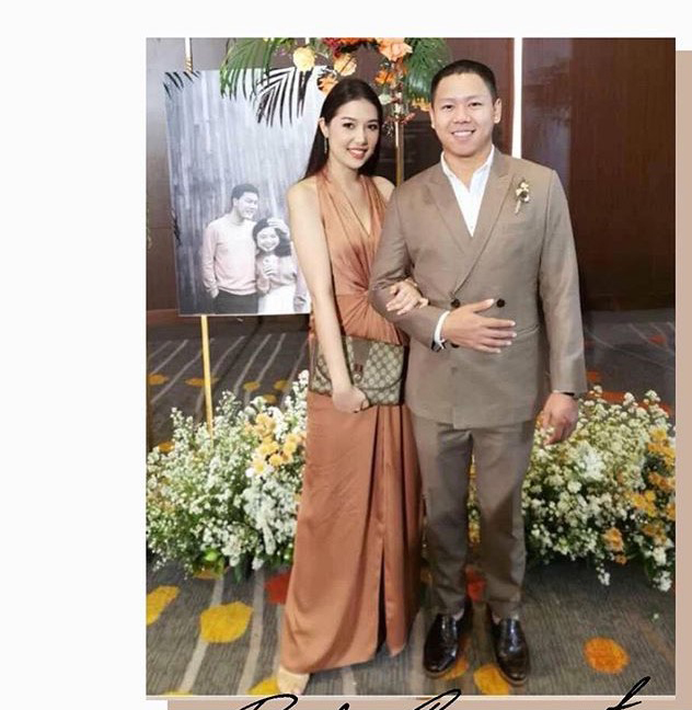 พร้อมเช่า ชุดราตรียาว ชุดเดรส แนวคล้องคอ จับเดรปหน้า สีส้มอิฐ สีน้ำตาล