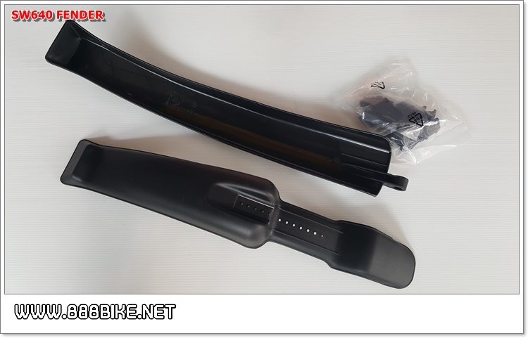 บังโคลนพลาสติกสีดำ รุ่นกว้าง MTB SW640