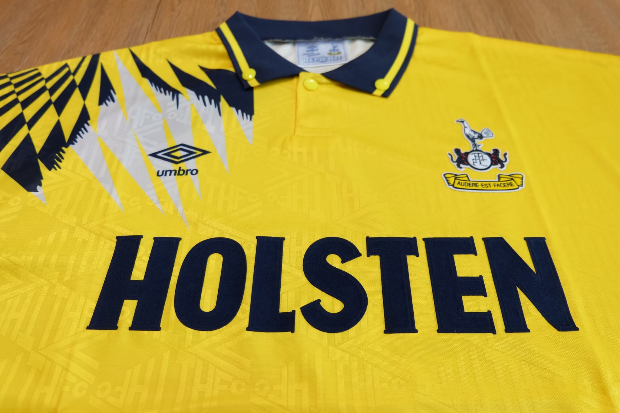 Tottenham Hotspur 1993/94 Away Umbro Retro เสื้อบอลย้อนยุคสเปอร์ เสื้อบอลย้อนยุคท็อตแนม ฮ็อทสเปอร์