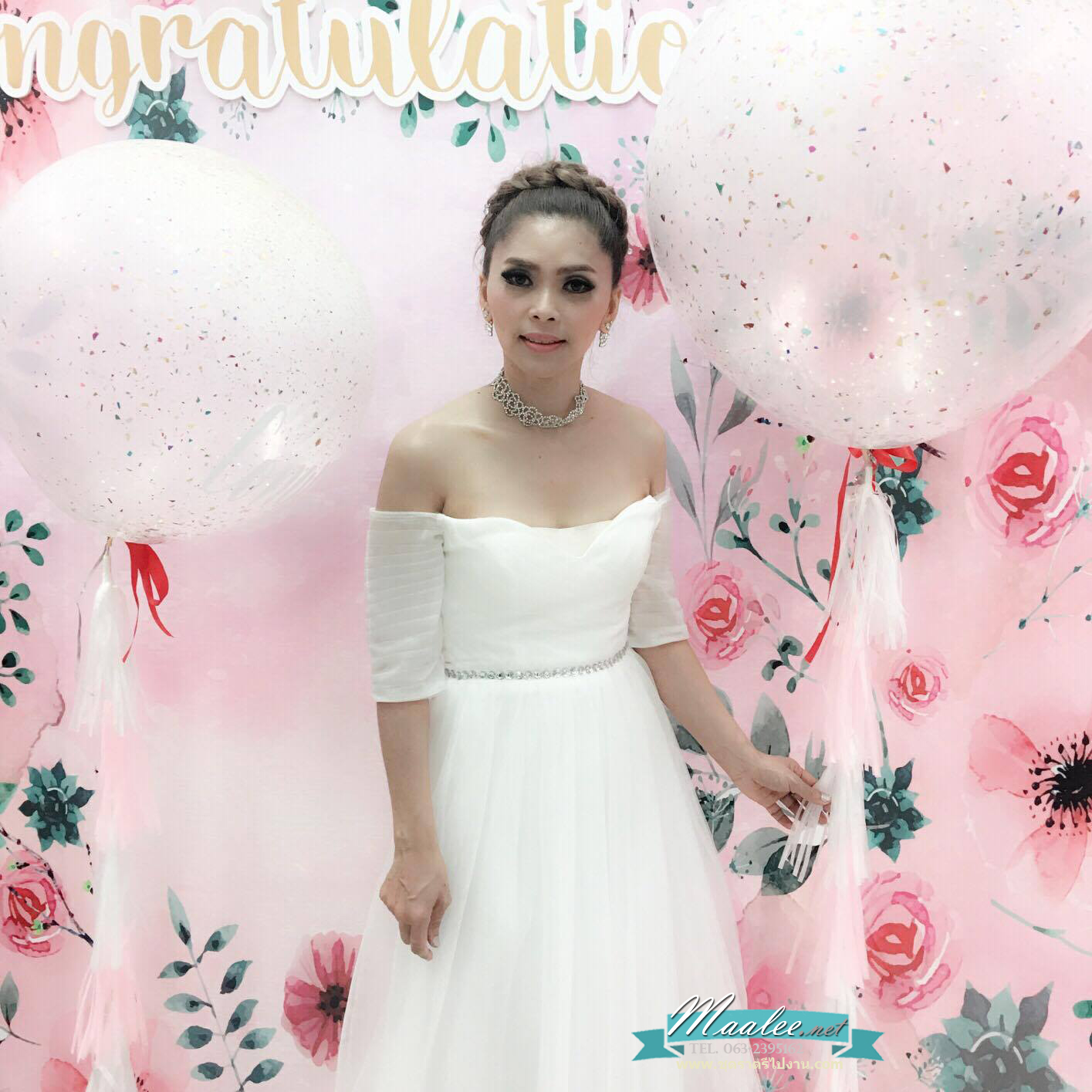 พร้อมเช่า ชุดราตรียาว & แบบปาดไหล่ สีขาว กระโปรงผ้าโปร่งตาข่ายนิ่ม ใส่สบายตัว อกจับจีบ เอวปักคริสตัลหรู (เชือกผูกหลัง)