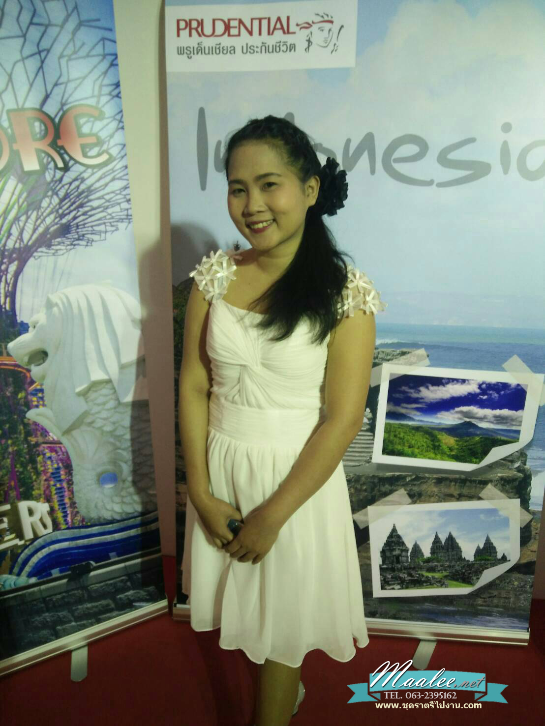 พร้อมเช่า ชุดราตรีสั้น สีขาว จับเดรปอกรูปหัวใจ ไหล่แต่งดอกไม้ 3 มิติสวยหวาน