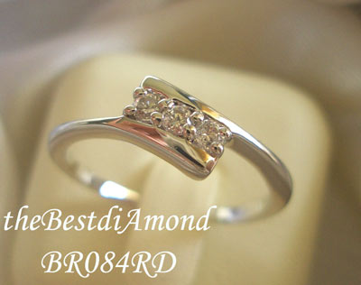 BR084RD+++แหวนเอี้ยวเพชร 3 เม็ด+++ เรียบๆ ดูดี ใส่ได้ไม่เบื่อ ใส่ไปเรียน ทำงาน เที่ยว ได้ตลอดเลยค่ะ เหมาะกับวัยรุ่น หรือ สาวออฟฟิสค่ะ