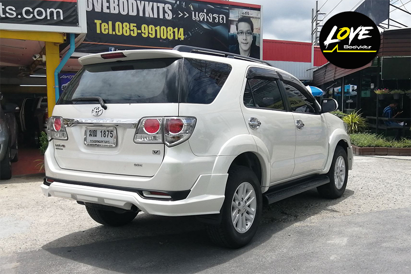 ชุดแต่ง SPORTIVO V5 แบบไม่ครอบไฟตัดหมอก : Fortuner 2012-2014