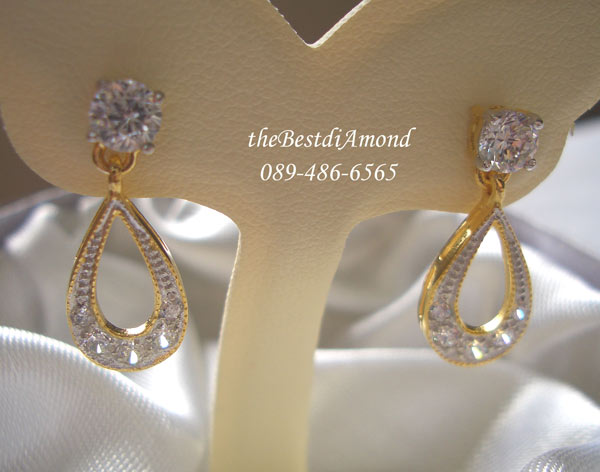 หมดค่ะ +++BE426+++ต่างหูระย้ารูปหยดน้ำ+++ เป็นแบบห้อยตุ้งติ้ง สวยน่ารักมาก งานเหมือนจริงเลยค่ะส่วนตุ้งติ้งทำเป็นรูปหยดน้ำ ฝังแบบจิกไข่ปลา งานระยิบระยั