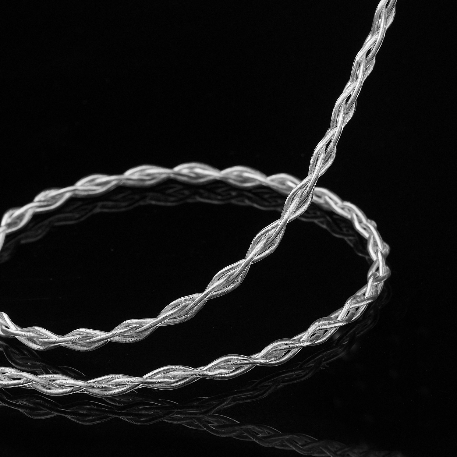 ขาย Astrotec ATC1W สายอัพเกรดหูฟัง OFC 156 แกน ชุบเงิน ขั้ว MMCX