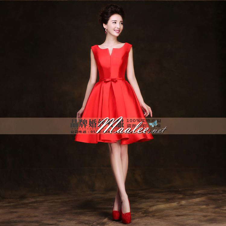 พร้อมเช่า ชุดราตรีสั้น แบบแขนกุด ผ้าซาตินเรียบหรู กระโปรงทรงA แต่งโบว์2ชั้น ช่วงเอว สีแดง (เชือกผูกหลัง)