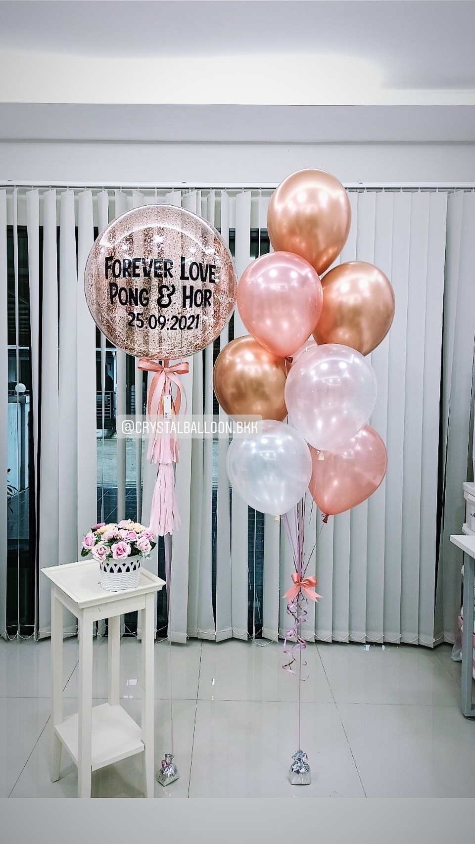 ลูกโป่ง Anniversary วันครบรอบ Bubble ขนาด 24" Theme สีโรสโกล พร้อมตกแต่ง ช่อลูกโป่ง 9 ลูก 1 ช่อ,ลูกโป่งใส ใส่กลิตเตอร์ สามารถเปลี่ยนสีลูกโป่ง/เปลี่ยนข้อความ/เปลี่ยนขนาดได้