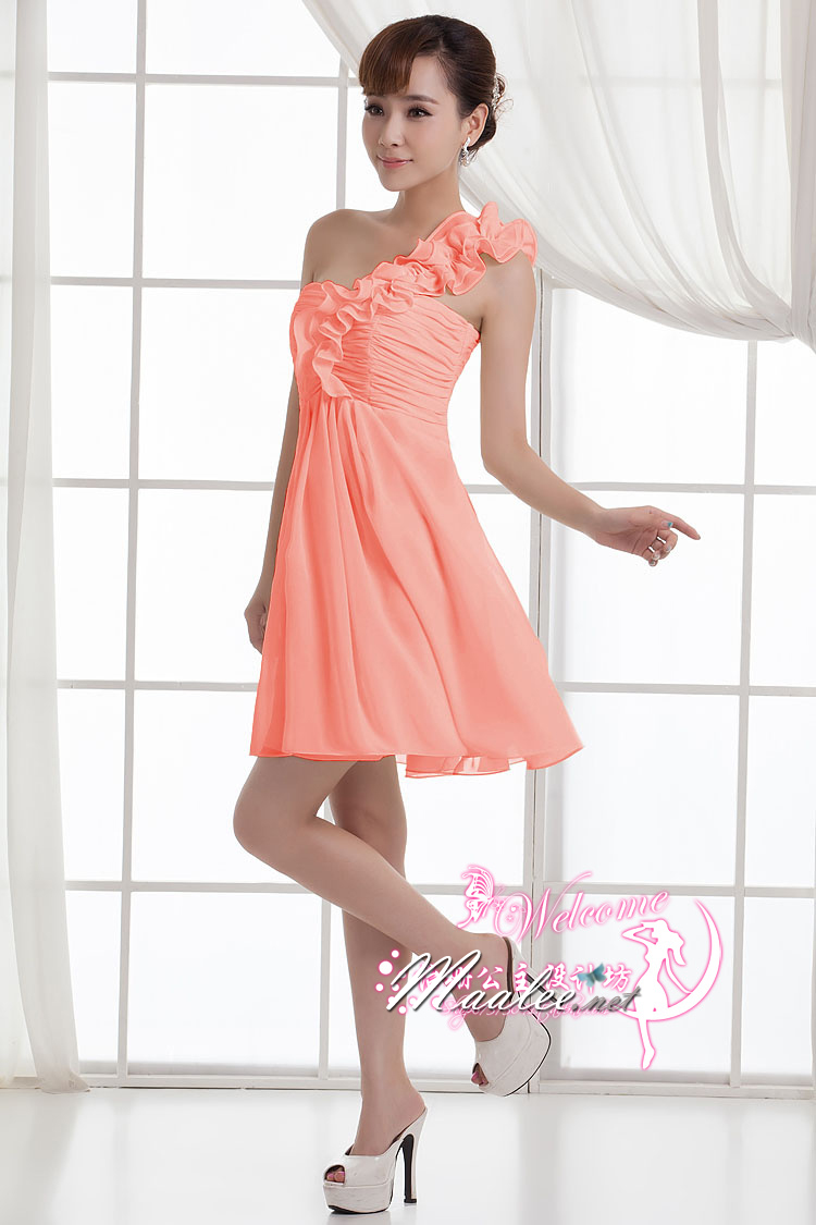 พร้อมส่ง ชุดราตรีสั้น ไหล่เดียว จับเดรปหน้าอก แต่งระบายช่วงไหล่ สีโอรส สำเนา