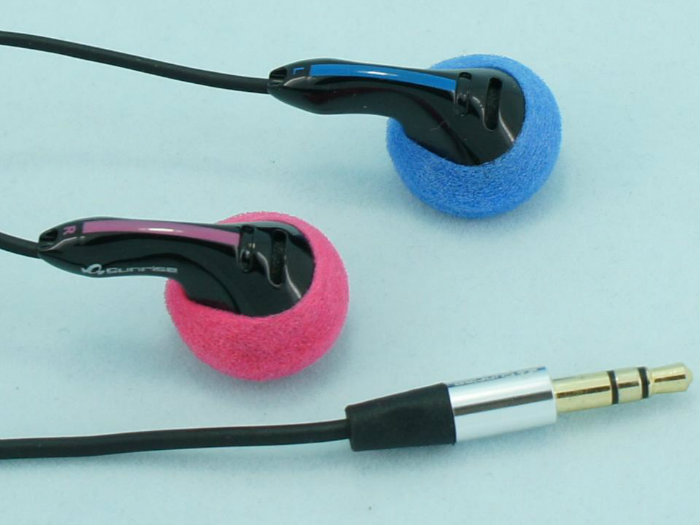 ขาย หูฟัง Sunrise As-Feeling2 ใส่สบาย เด่นย่านเสียงกลาง และเสียงสูง เบสมากระชับเก็บตัวได้ไว ใช้ไดอะเฟรมแบบ Titanium ในราคาเบาๆ