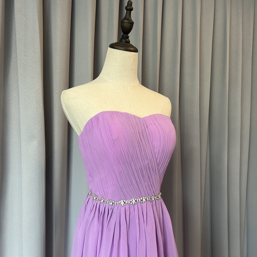 พร้อมส่ง ชุดราตรีสั้น เกาะอก หน้าสั้นหลังยาว สีม่วงอ่อน อัดพลีตหน้าอก คาดเอวคริสตัล