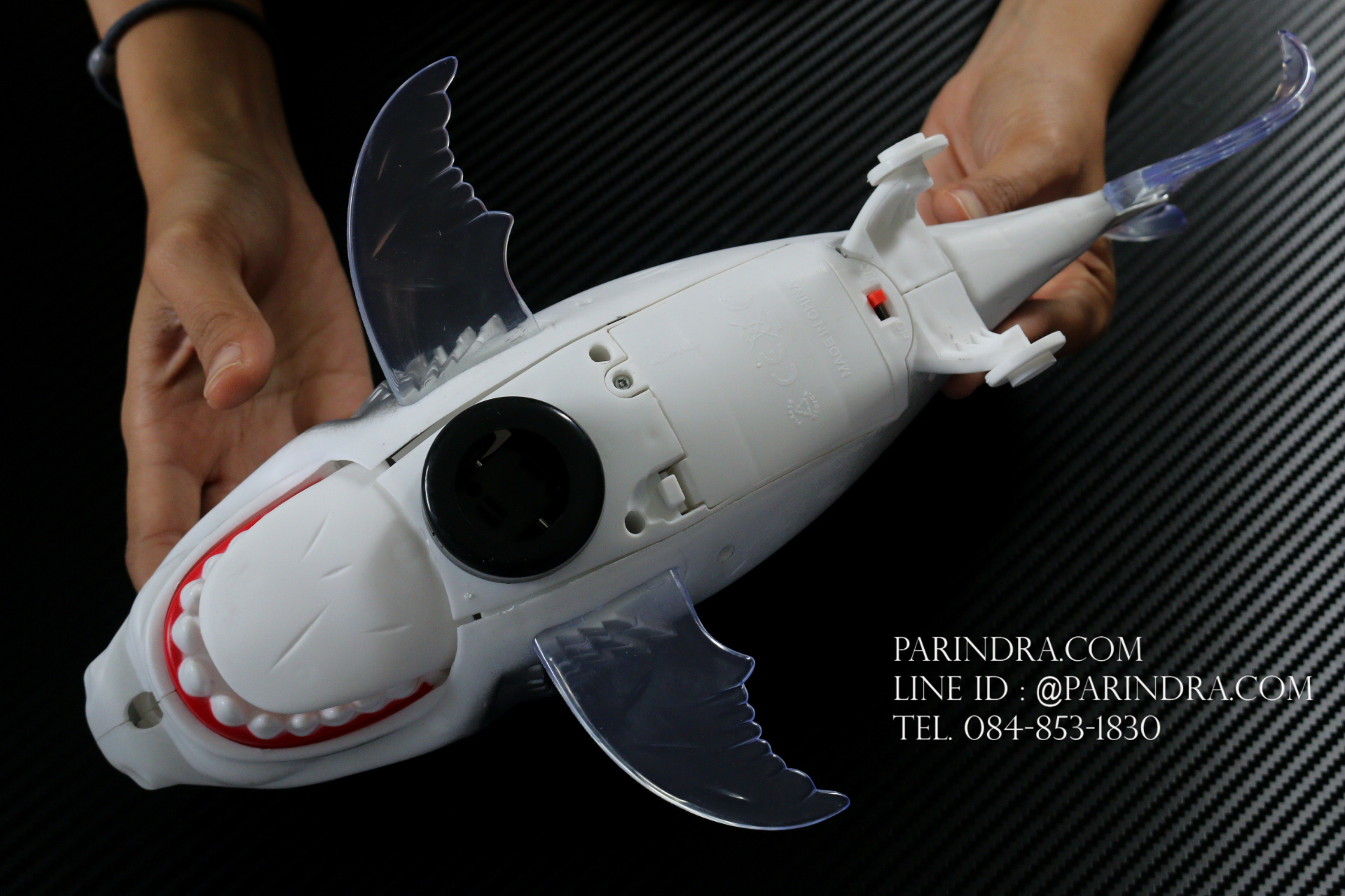 ชุดของเล่น โมเดลปลาฉลาม Crazy Shark Deep Sea วิ่งได้ มีเสียง มีไฟ หลังไม่มีลาย