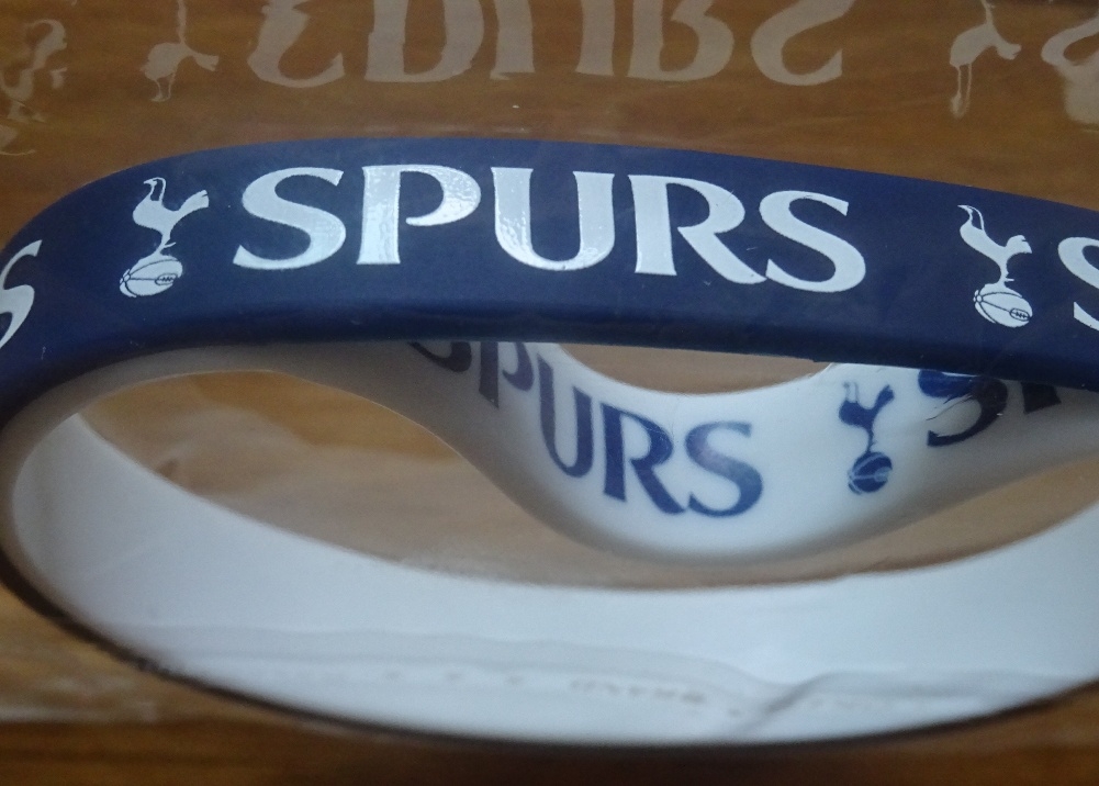 สายรัดข้อมือซิลิโคนฟุตบอล สโมสรท็อตแน่ม ฮ็อทสเปอร์ - SPURS ใหม่ / TOTTENHAM HOTSPUR Football Club Silicone Wristband - SPURS NEW