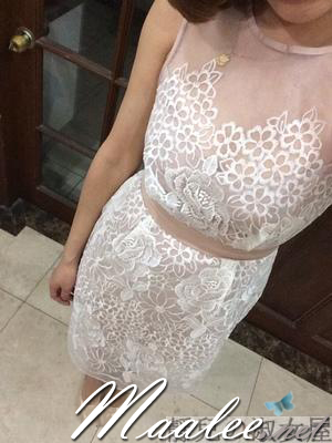 พร้อมส่ง ชุดเดรส/ชุดราตรีสั้น แขนกุด สีนู๊ด ผ้าแก้วปักลายดอกกุหลาบ ช่วงด้านหน้าและด้านหลังเป็นแบบซีทรู (เหลือเฉพาะไซส์ L)