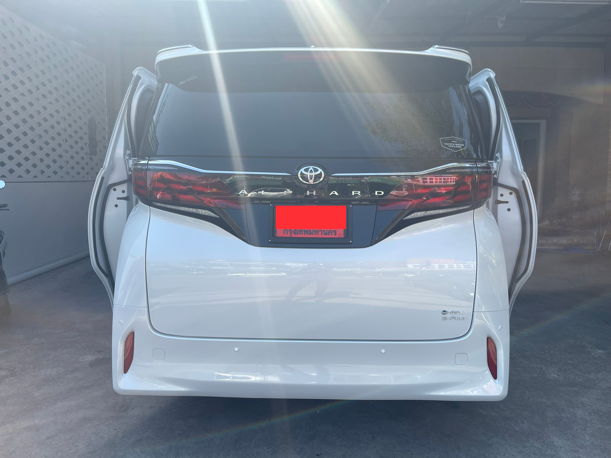 ผ้ายางปูพื้นรถยนต์ Toyota Alphard 40 ปี 2024 ปูกระดุมเล็ก PVC สีครีมขอบครีม