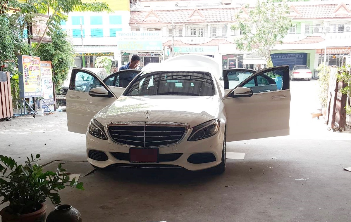 พรมปูพื้นในรถยนต์ Benz C350e W205 เข้ารูป เต็มคัน