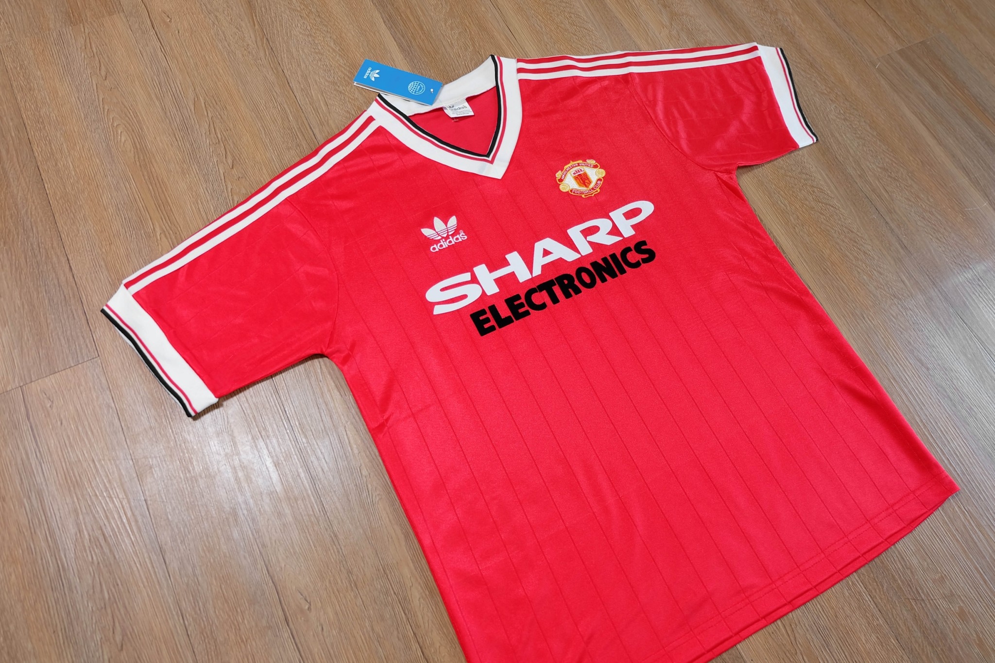 Manchester United 1982/83 Vintage Jersey เสื้อฟุตบอลแมนยูย้อนยุค Sharp Eletronics