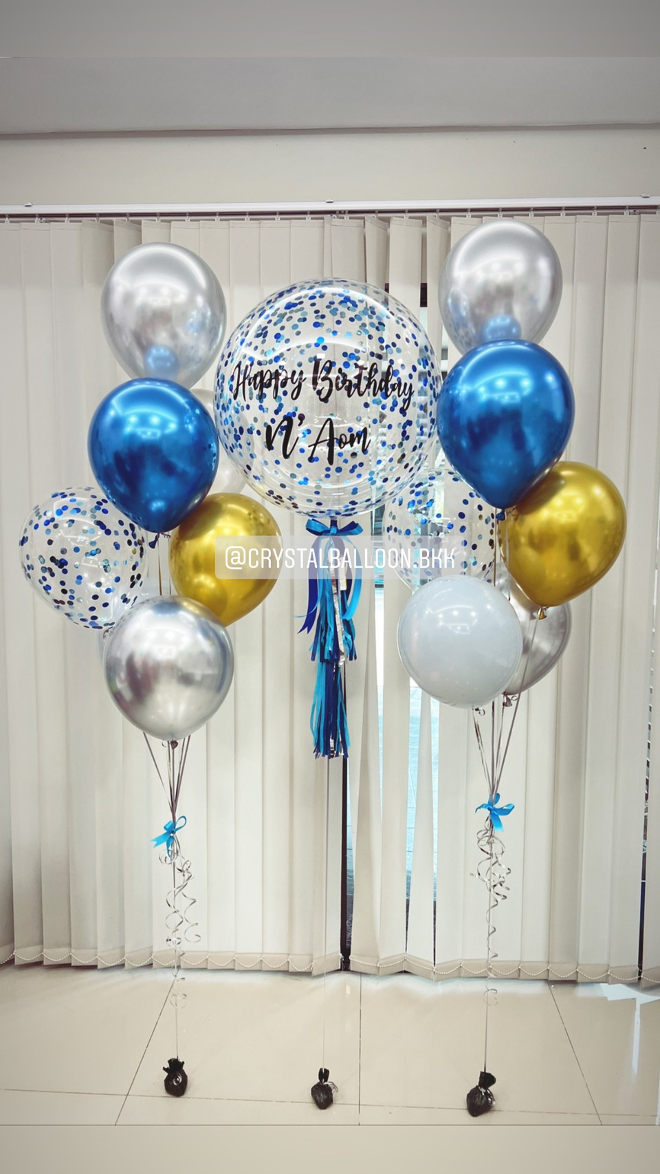 ลูกโป่ง วันเกิด Bubble ขนาด 24" Theme สีน้ำเงิน พร้อม ช่อลูกโป่งโครเมี่ยม ช่อ 7 ลูก 2 ช่อ,ลูกโป่งใส ใส่ Confetti พร้อมตกเเต่ง สามารถเปลี่ยนสีลูกโป่ง/เปลี่ยนข้อความ/เปลี่ยนขนาดได้