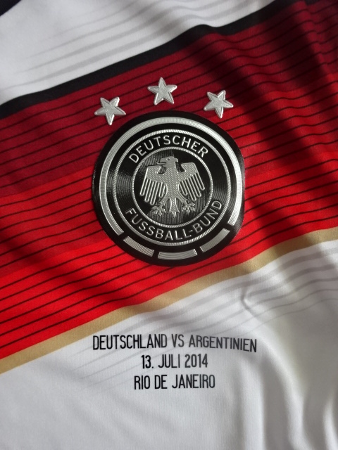 เสื้อฟุตบอล ทีมชาติเยอรมนี ชุดเหย้า ชุดลุยศึกฟุตบอลโลก 2014 ปักนัดชิง World Cup Final 2014 ใหม่ M-Size / GERMANY Football Shirt Home Kit World Cup Final 2014 MDT Jersey NEW M-Size