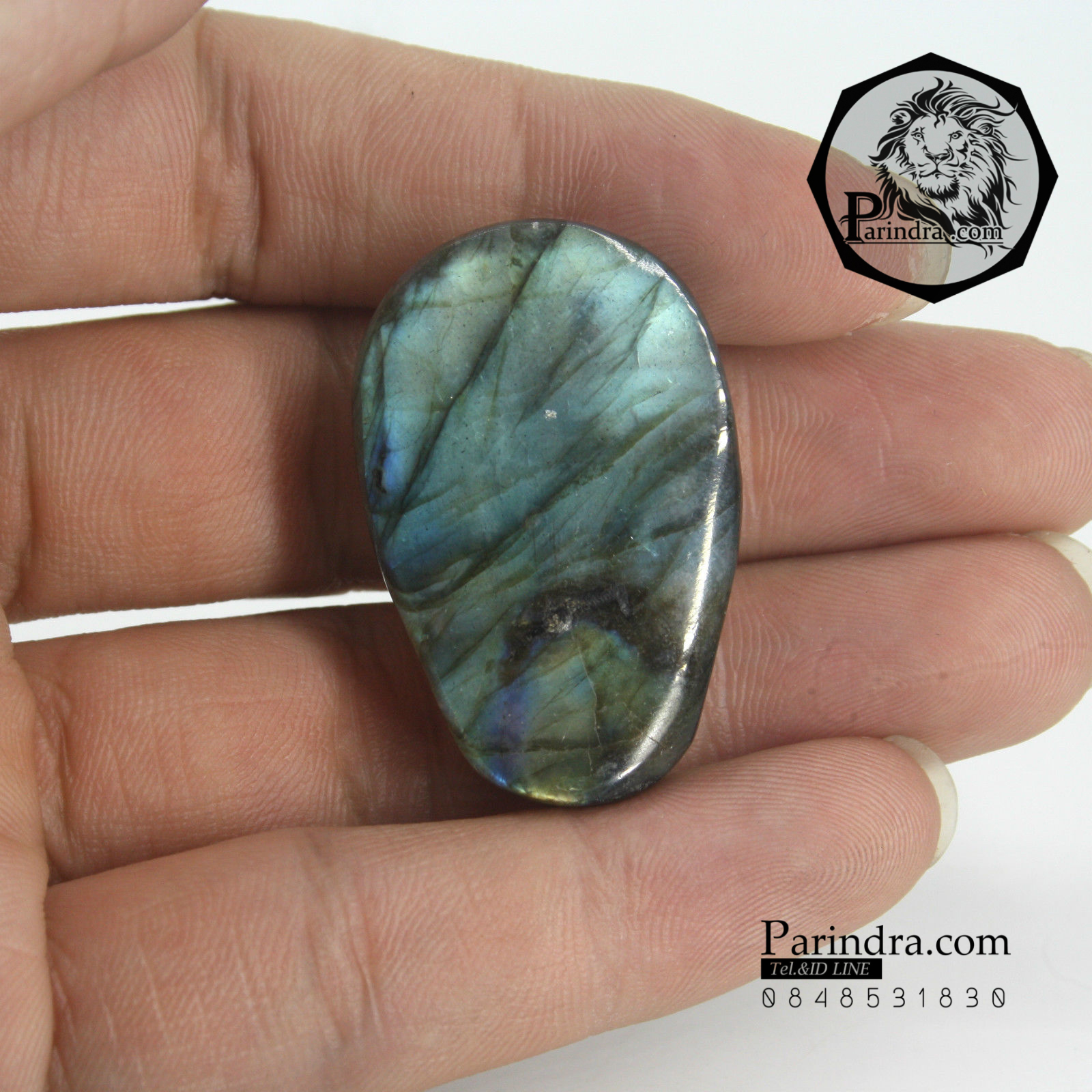 หิน ลาบราดอไลท์ (Labradorite) แกะสลักรูปหัวกระโหลก ประกายสีเขีวเหลือง #LA107