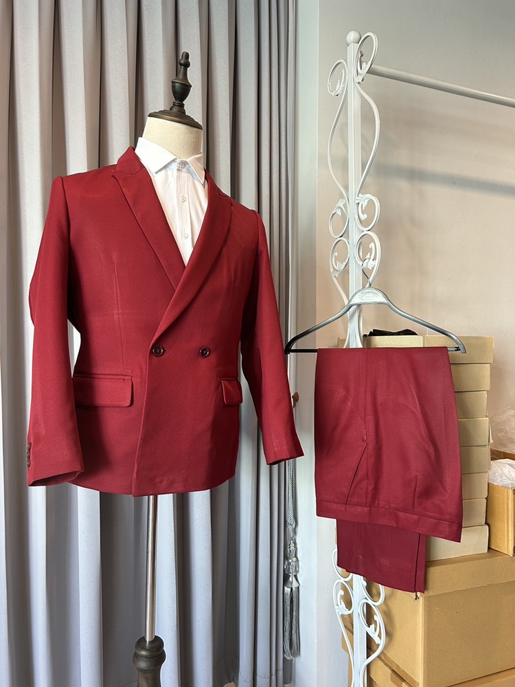 พร้อมเช่า สูทหญิง สูทสีแดง ทรงเข้ารูป สูทแฟชั่น รุ่น 2 กระดุม พลัสไซส์