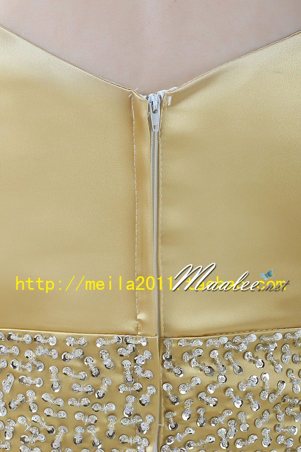 พร้อมเช่า ชุดราตรียาว สายเดี่ยว ผ้าซาติน สีทอง อกจับจีบตีเกล็ด ปักเลื่อมหรู