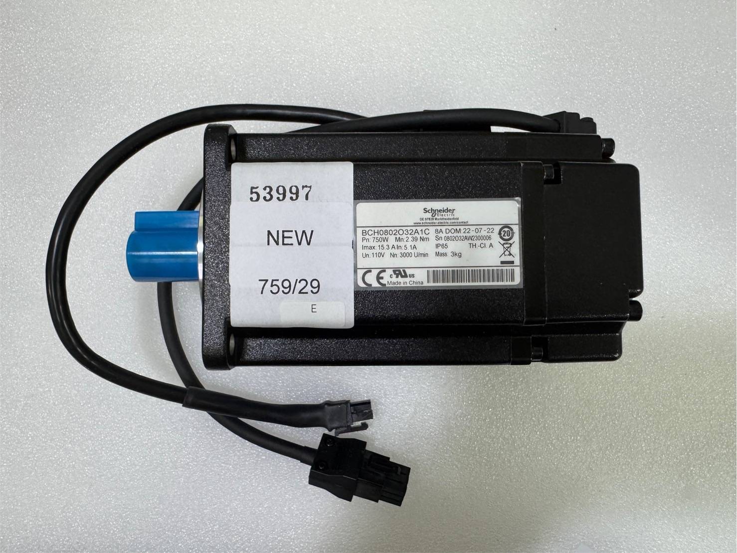 BCH0802O32A1C SERVO MOTOR " SCHNEIDER "