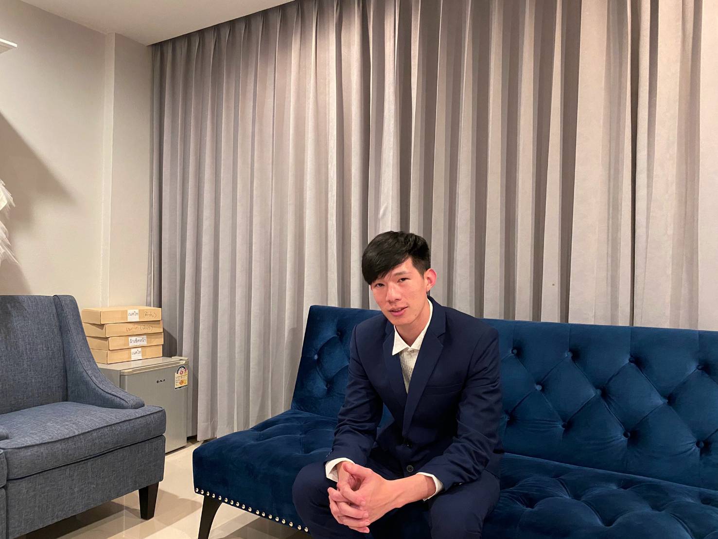 สูทตัดเช่า ชุดสูทชาย 2 กระดุม สีน้ำเงินเข้ม (ไม่ใช่สีกรมท่า) งานเนี๊ยบ ไม่มีเสื้อกั๊ก