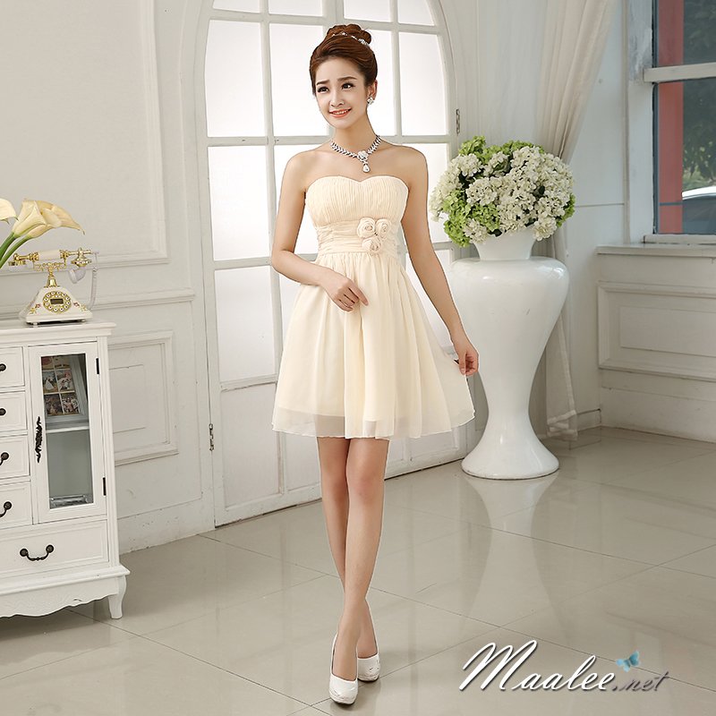 พร้อมส่ง ชุดเดรสสั้น เกาะอก จับสม๊อกด้านหลัง สีครีม Champagne
