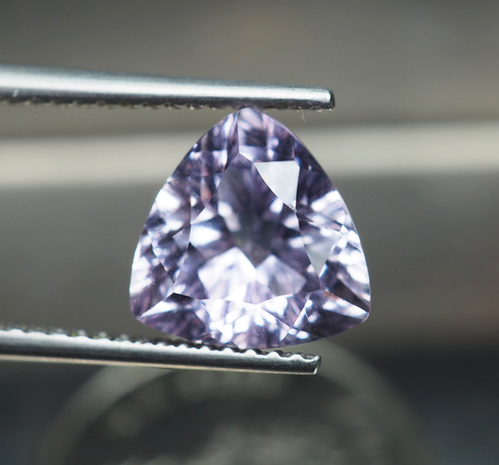 พลอยอะเมทิสต์สีชมพูอมม่วงหวาน 2.26 กะรัต AAA