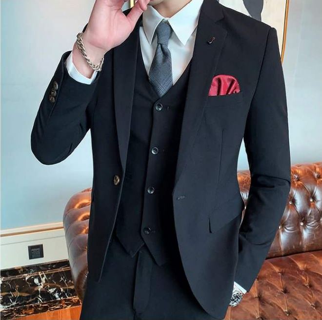 Pre-order ชุดสูทชาย เนื้อผ้าฟูเด้ง สีดำ (พร้อมเสื้อกั๊ก)
