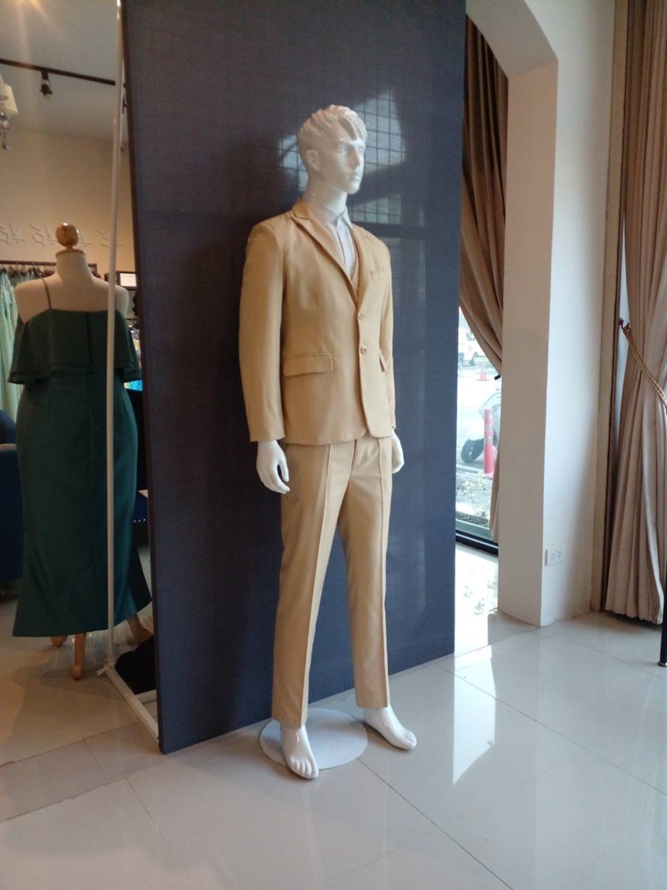 พร้อมเช่า ชุดสูทชาย สีครีม รุ่นสองกระดุม (พร้อมเสื้อกั๊ก)