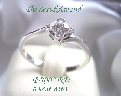 BR002RD=== แหวนเพชรCZ สี่เหลี่ยม(Emerald Cut) เรียบ หรู ดูดี ไม่เวอร์ ใส่ติดนิ้วได้สวยน่ารักค่ะ