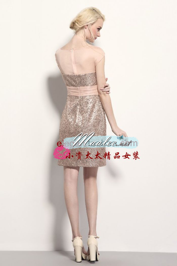 พร้อมเช่า ชุดราตรีสั้น ผ้าเนื้อ Glitter สีเงินสวย ช่วงบนผ้าโปร่งสี Nude