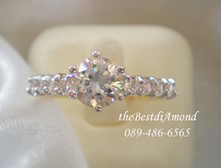 BR402+++แหวนชูผสมแหวนแถว+++สุดยอดความสวยค่ะ เรียบๆ แต่หรูหรา อยุ่ได้นานไม่มีout เหมือนจริงสุดๆๆเพชรแวววาวมาก ใส่แล้วขับให้นิ้วเรียวสุด ไม่ควรพลาดนะคะ