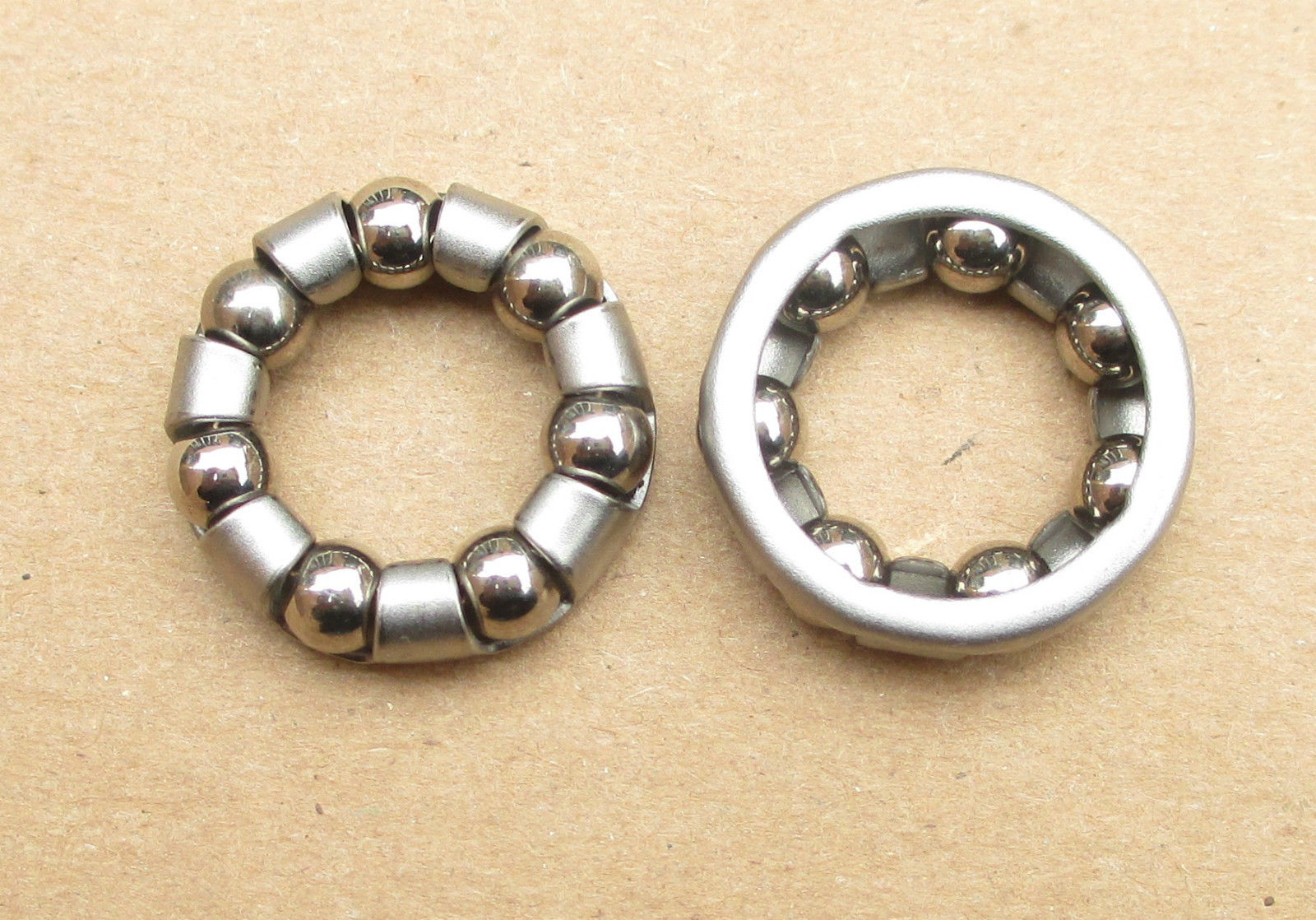 ตลับลูกปืนเรียงเม็ด LA Bearing for Hub Front,5/16" ,สีน้ำตาล ,7 ball,small (ราคาต่อคู่)