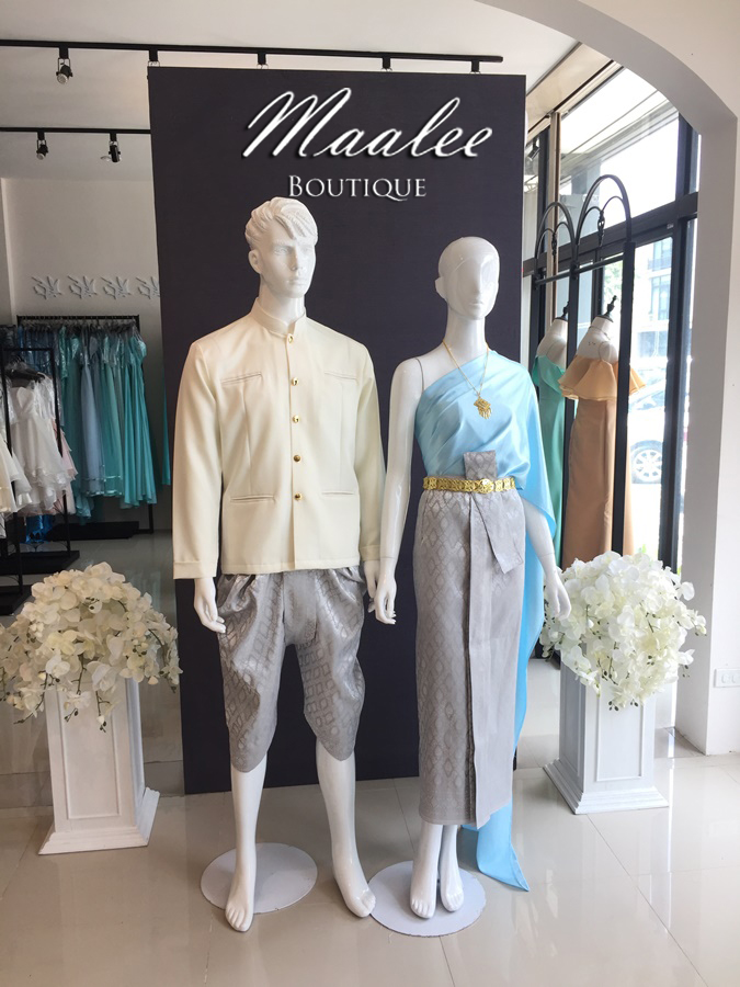 เช่า ชุดไทย ชุดเพื่อนเจ้าสาว ชุดไทยผ้าถุงสีเทาเงิน สไบเรียบสีฟ้า