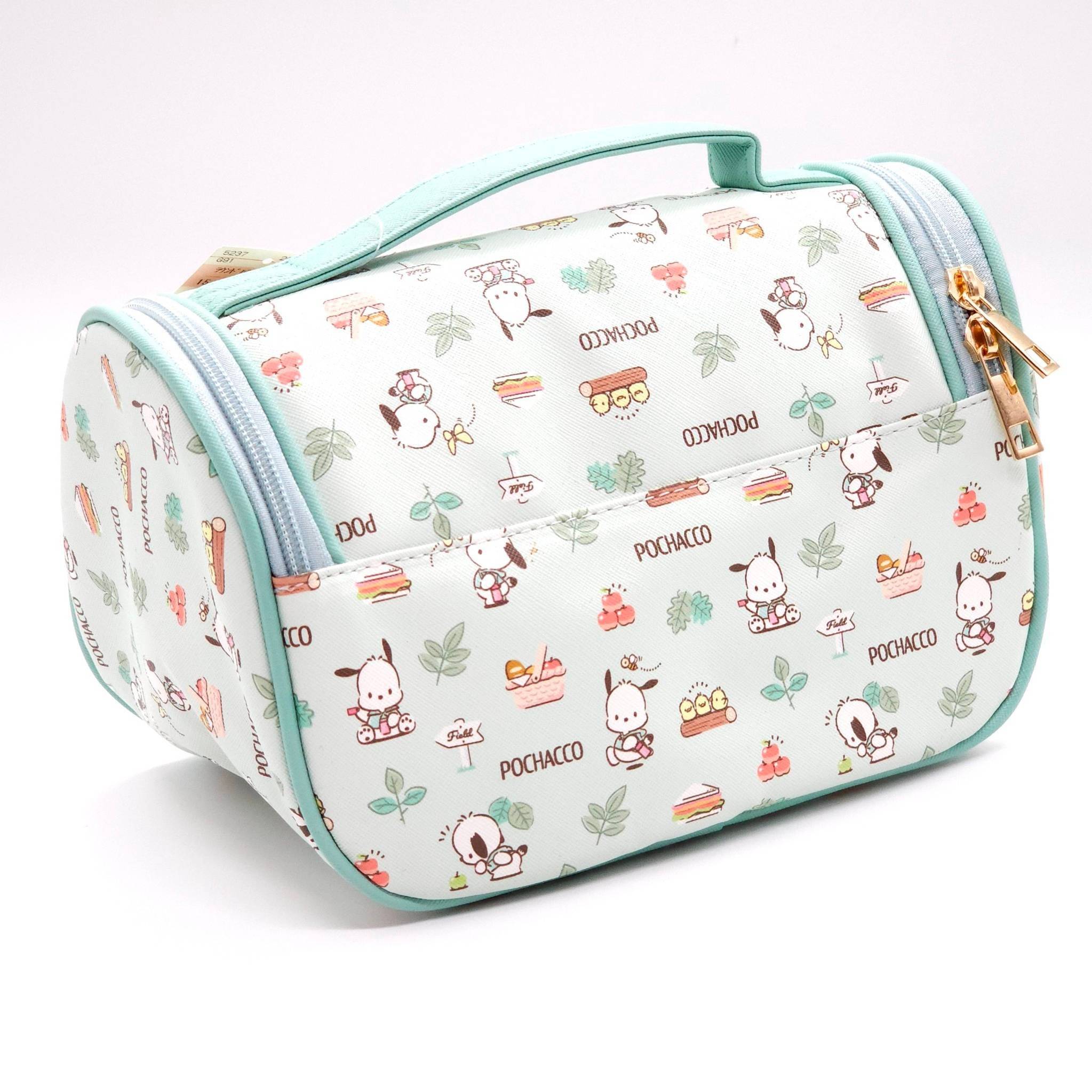 กระเป๋าใส่เครื่องสำอาง ลิขสิทธิ์แท้จาก Sanrio และมีซิปรอบกระเป๋า เปิด-ปิด มีลาย Dalmatians,Winnie The Pooh,Hangyodon,Pocchaco,Snoopy Peanuts