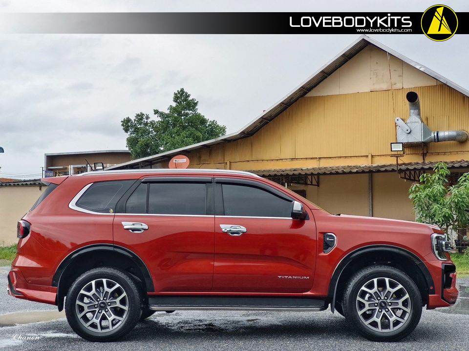 ชุดแต่ง VICTOR V1 : EVEREST 2023