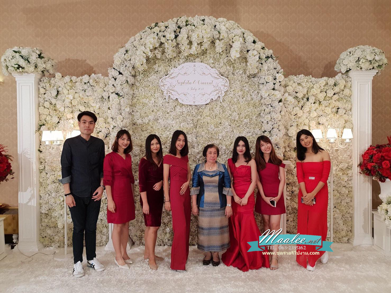 พร้อมเช่า ชุดราตรียาว เกาะอก ไหล่เดียว ทรงหางปลา ผ้าแพรยืดตามตัว แหวกหน้าขา สีแดง