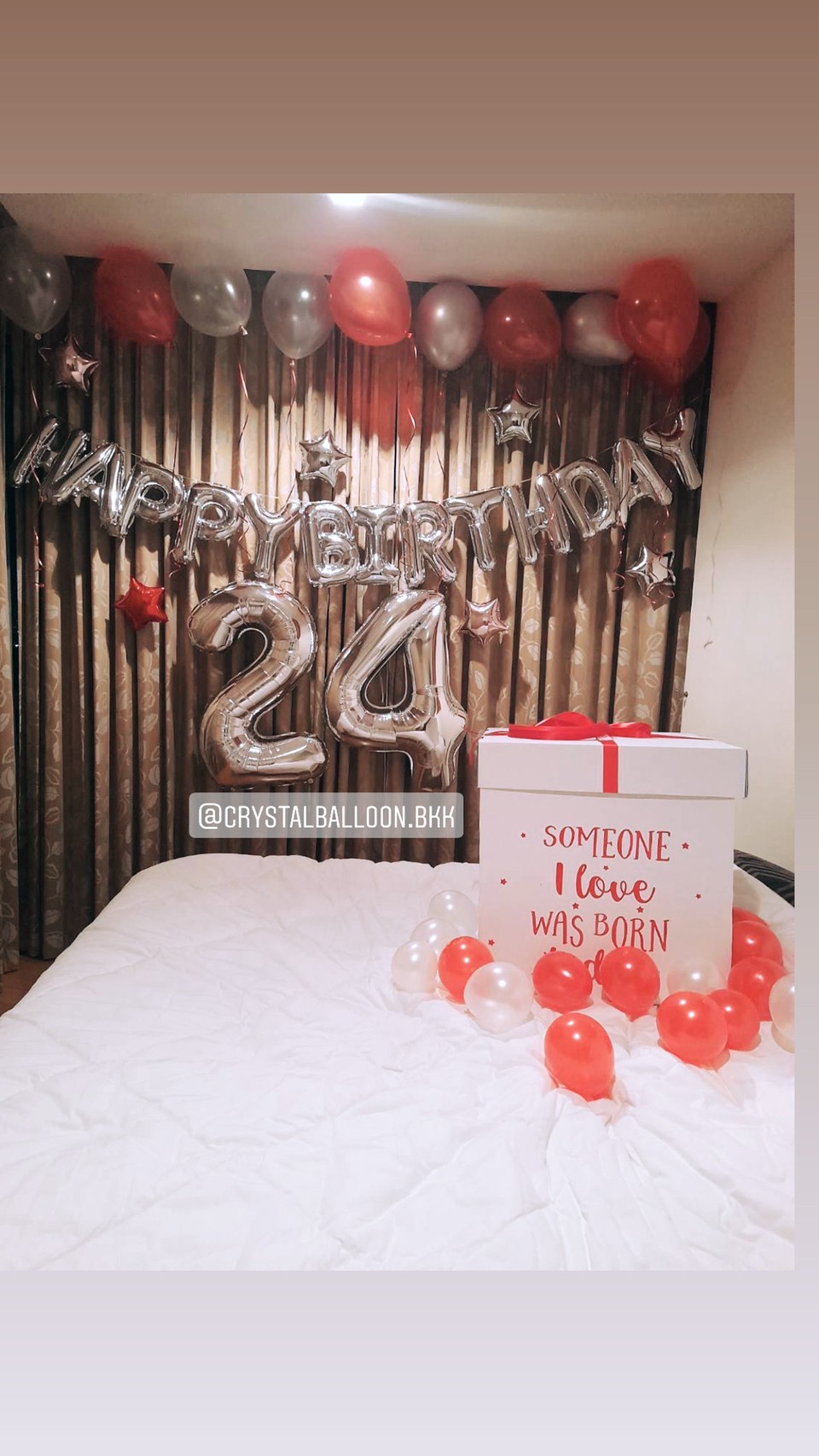 ลูกโป่ง วันเกิด พร้อม Surprise Box 1 กล่อง พร้อม ลูกโป่งลอยฝ้า 10 ลูก,ฟอยล์ตัวอักษร Happy Birthday,ฟอยล์ตัวเลข ขนาด 40" 2 ชิ้น พร้อมตกเเต่ง สามารถเปลี่ยนสีลูกโป่ง/เปลี่ยนสี-ฟอยล์ตัวเลข/เปลี่ยนสี-ฟอยล์ตัวอักษรได้
