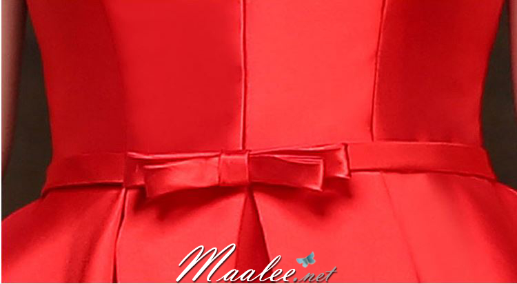พร้อมเช่า ชุดราตรีสั้น แบบแขนกุด ผ้าซาตินเรียบหรู กระโปรงทรงA แต่งโบว์2ชั้น ช่วงเอว สีแดง (เชือกผูกหลัง)