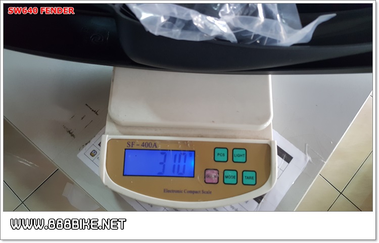 บังโคลนพลาสติกสีดำ รุ่นกว้าง MTB SW640