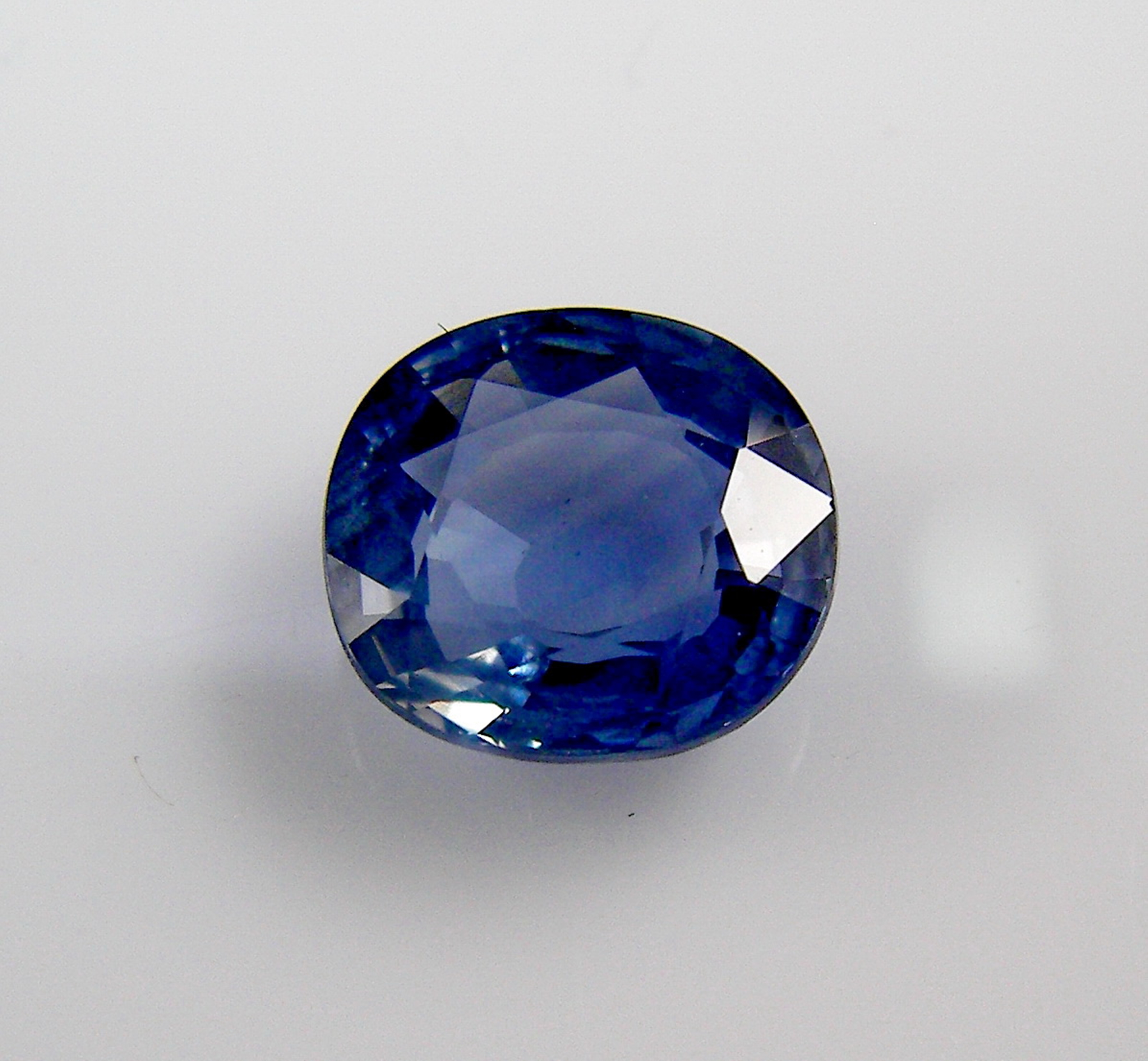 ไพลิน Blue Sapphire 蓝蓝宝石