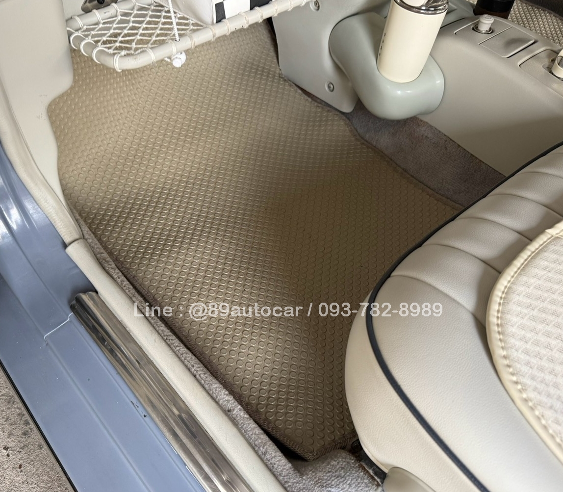 พรมกระดุมเล็ก PVC แท้ สีครีม ปูในรถ Nissan Figaro