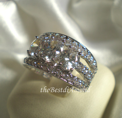 BR602RD+++แหวนPerfect Oval+++สวยสุดๆๆ ใส่แล้วแพรวพราวเต็มนิ้วเลยค่ะ ดูดีทันสมัย มีระดับ ออกเปรี้ยวนิดๆๆ อย่าพลาดนะคะ เพชรวิ๊งๆเลยค่ะ ของจริงสวยมากๆๆๆ