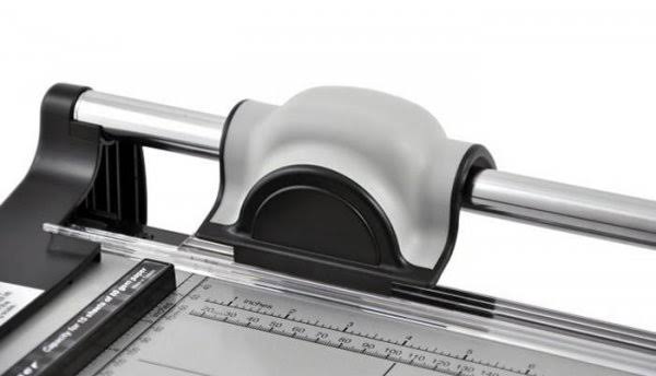 เครื่องตัดกระดาษ A4 รุ่น 3018 (13018)