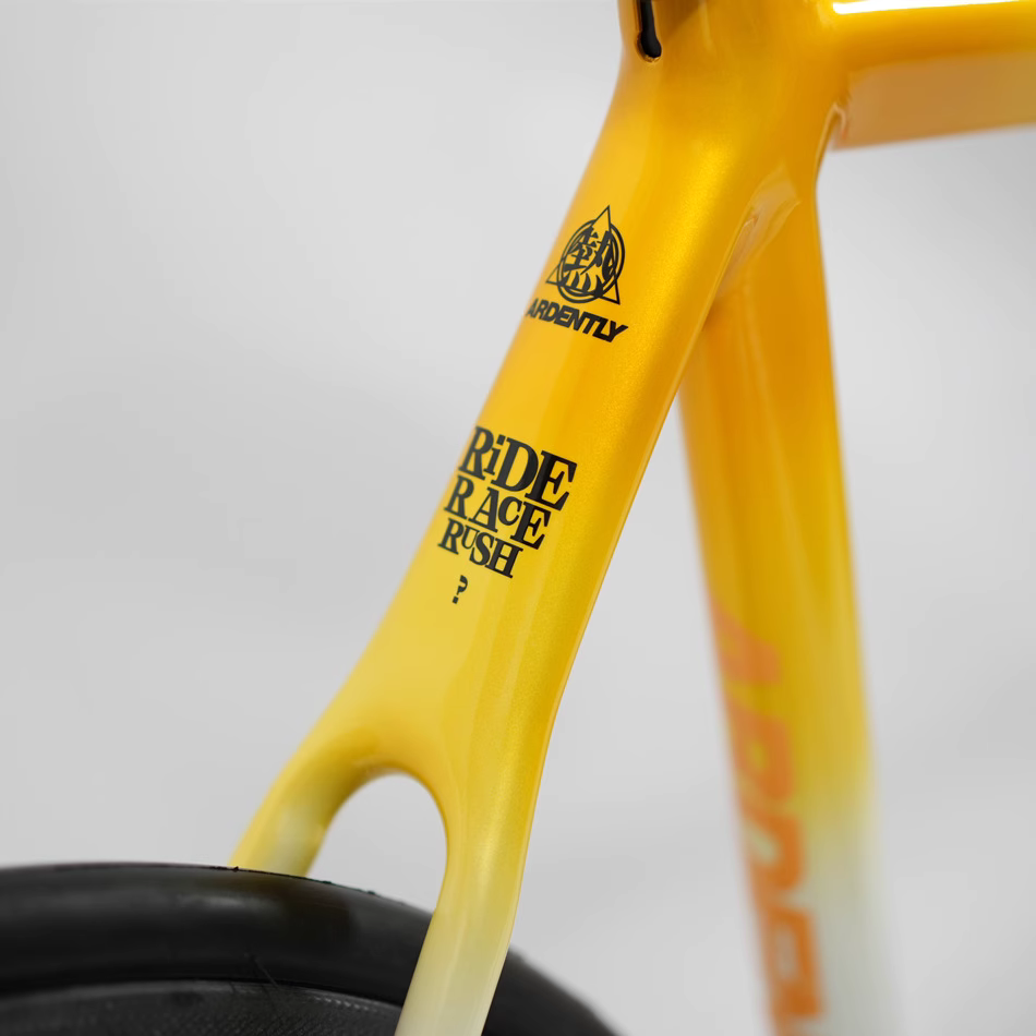 จักรยาน Fixed Gear ARDENTLY PULSE PUNK | ดีไซน์หน้าเอียง อลูมิเนียม 6069 | สั่งทำมือ | ชมพู เหลือง ล้ออลู